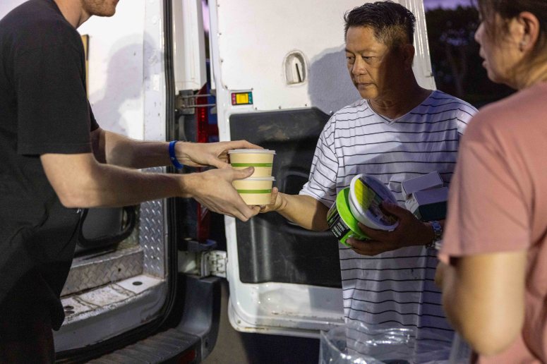 16,000 meals served in week since Hawaiʻi fires