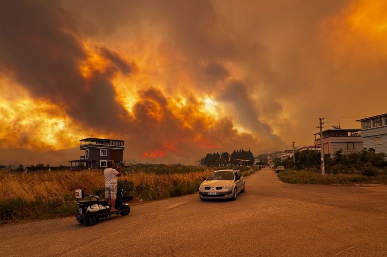 Primera alerta: el equipo de ayuda de WCK en Turquía en medio de devastadores incendios forestales