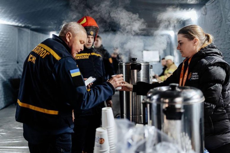 More than 150 missiles & drones attacked Ukraine today—this was the largest air attack since the full-scale invasion began last year. From Dnipro to Lviv, Kharkiv, Zaporizhzhia & in Odessa, WCK’s emergency team responded, supporting families & first responders with food & water.