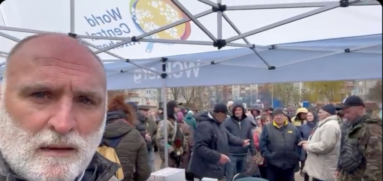Reporting from Chernihiv today where the @WCKitchen team is distributing 1,000 hot meals & kits of food to cook! There’s less destruction so families are still living here…but markets not full & will take a while for normal life to come back—so we will be here! #ChefsForUkraine