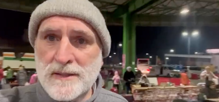 People of the World… I’m back in Poland at the Medyka border with Ukraine! Almost a month since the invasion started & @WCKitchen has served over 2 Million meals—now reaching 200,000 every day. Our team here is cooking non-stop as families arrive on buses… #ChefsForUkraine 🇺🇦