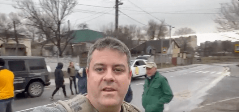 WCK’s Tim is in Chernihiv—a recently liberated city north of Kyiv. The main bridge getting into the city has been destroyed making it impossible for large trucks to get here. So our team loaded up several small vehicles to bring much-needed meals & grocery items. #ChefsForUkraine