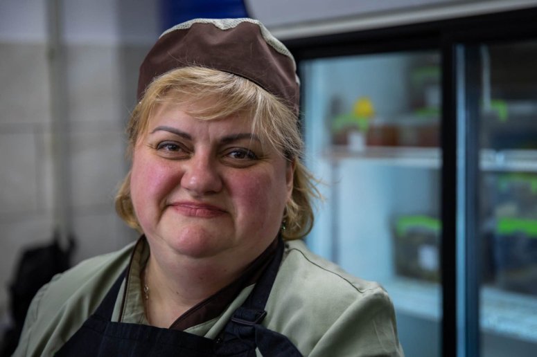 “I hope people feel our love & care through our meals and that they know someone cares for them. I hope they are not lonely & that they feel our warmth. We cook with our soul to support them as much as we can.” Inna volunteers at a WCK partner kitchen in Odesa! #ChefsForUkraine