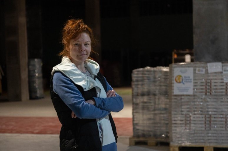 “I get calls from people who receive our food—I hear stories of survival & how vital the food bags are, they’re lifelines.” Tatiana manages WCK’s food warehouse in Kyiv and says she’s meant to be here—using her skills to provide food to neighbors in need. #ChefsForUkraine 🇺🇦