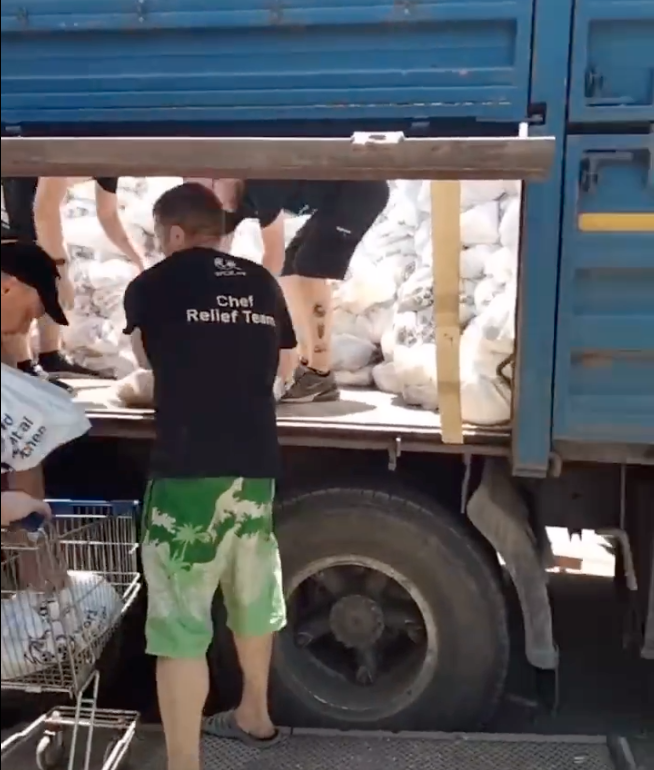 Welcome to Kramatorsk! Great to see more support now coming to eastern Ukraine… Today alone our @WCKitchen team there led by Katya delivered 7,397 fresh food kits to families in the region—so let’s make sure to coordinate so no effort is double up! #FoodFighters 🇺🇦