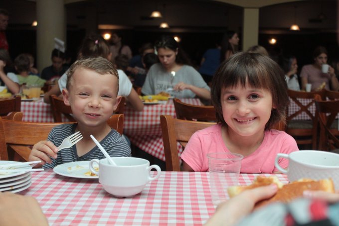 1,000 orphans between the ages of 3 and 18 from all across Ukraine temporarily live at a hotel with their guardians near Warsaw, Poland. The shelter offers services like education classes & a health clinic. Each day, WCK provides breakfast, lunch & dinner here. #ChefsForUkraine