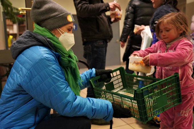 Each day, 9 trains arrive in Záhony—a small Hungarian village of 4,200 people. For most, this is the first stop outside of Ukraine before they take another train on to Budapest & beyond. Working with local residents, WCK provides nourishing meals as they wait. #ChefsForUkraine