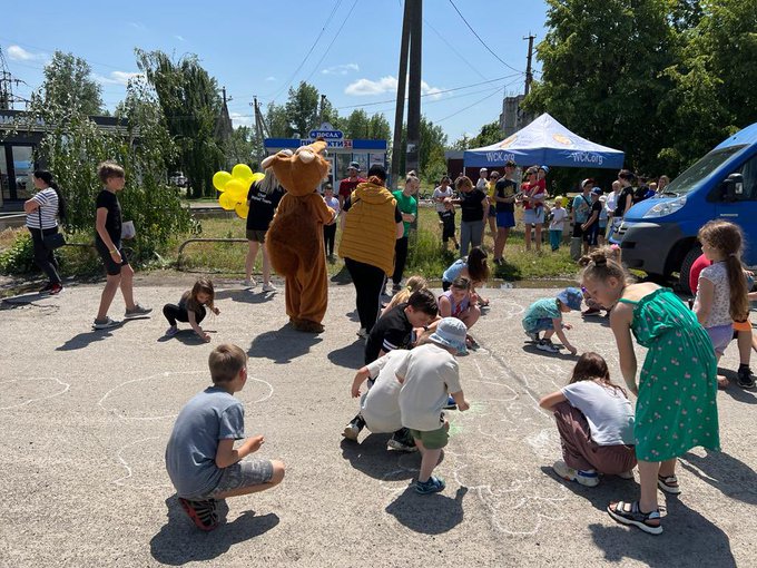 Happy International Children’s Day from the WCK team in Ukraine! 👋 Across the country, celebrations are taking place with special food, sweets, music & dancing to give children the opportunity to smile, play, have fun & just be kids. #ChefsForUkraine
