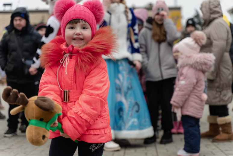 This week, Ukrainians celebrated St. Nicholas Day marking the beginning of the winter holiday season. WCK teams across the country held special celebrations to give kids as normal a holiday as possible, including gifts & sweet treats with our normal meal service! #ChefsForUkraine