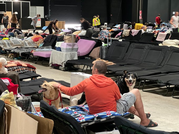 The largest shelter in Poland, just outside Warsaw, housed 12,000 Ukrainian refugees in the first month of the war. Now, 4,000 people—along with their pets—sleep here each night. WCK teams serve hot, comforting meals to the families staying here each day. #ChefsForUkraine