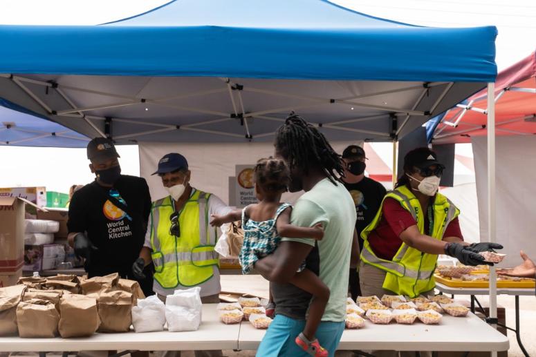 WCK serving thousands sheltering under bridge in Del Rio, Texas