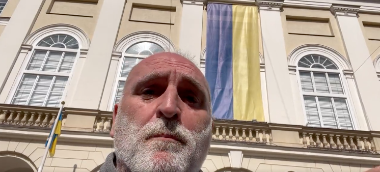 A message from Lviv! Thanks to you, @WCKitchen teams with our #ChefsForUkraine partners have served 3.5 million meals, distributed 2,000 tons of food across Ukraine & are now delivering 250,000 meals every day! And we will keep standing with the Ukrainian people! 🇺🇦 Love you all!