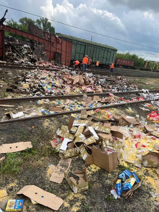 Good news from eastern Ukraine…We were able to get the food from the other @WCKitchen train wagons & we have 25 more coming next week! WCK Team not slowing down! Thanks to Howard G. Buffett for jumping in to help replace all the destroyed food…🙏 my friend! #FoodFighters 🇺🇦