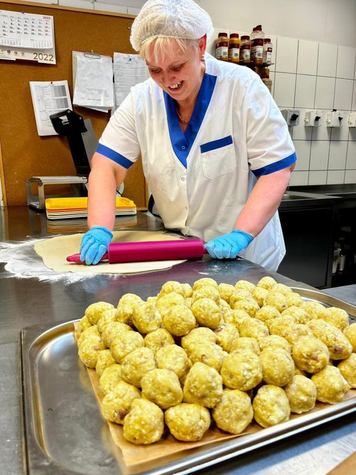 Three Ukrainian women are working with local WCK partner organization Pro Omnis Foundation to prepare comforting food for refugees in Bydgoszcz, Poland. On the menu? Handmade pierogis—or Ukrainian varenyky—stuffed with onion, potato & smoked cottage 🧀! #ChefsForUkraine