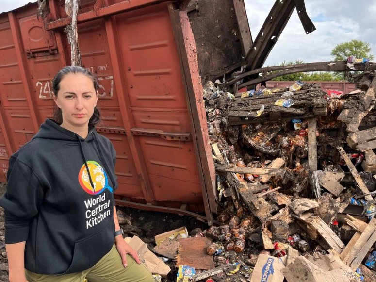 So proud of Katya & our brave @WCKitchen teams who are truly on the front lines in Ukraine…we show you situation because we are actually there…not just claiming! She will return tomorrow to unload other damaged wagons. This food is a lifeline for many families! #ChefsForUkraine