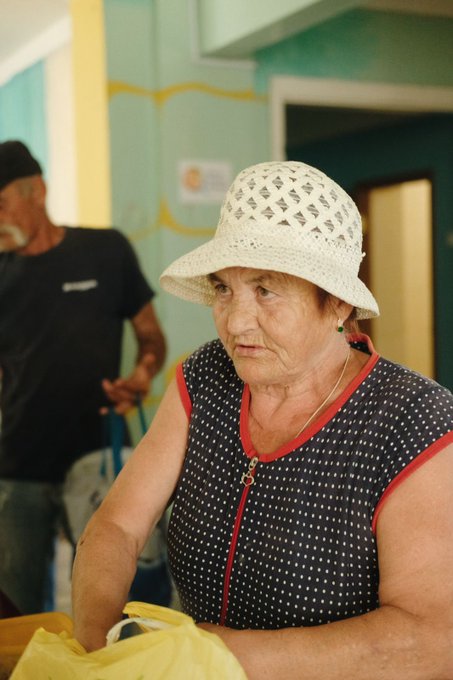 In two communities outside Odesa, a WCK restaurant delivers 200+ meals for local families. Nina, 73, comes daily to get meals not for herself, but to deliver to neighbors unable to pick up. “Food is life & bringing food to people in need is the least I can do.” #ChefsForUkraine