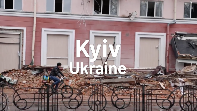 Working with restaurants across Ukraine, WCK is getting hot, fresh meals to families sheltering, seniors unable to leave & more. From Kyiv, we’re sending critical grocery kits to previously occupied areas left without access to food—here’s a look at how we do it. #ChefsForUkraine