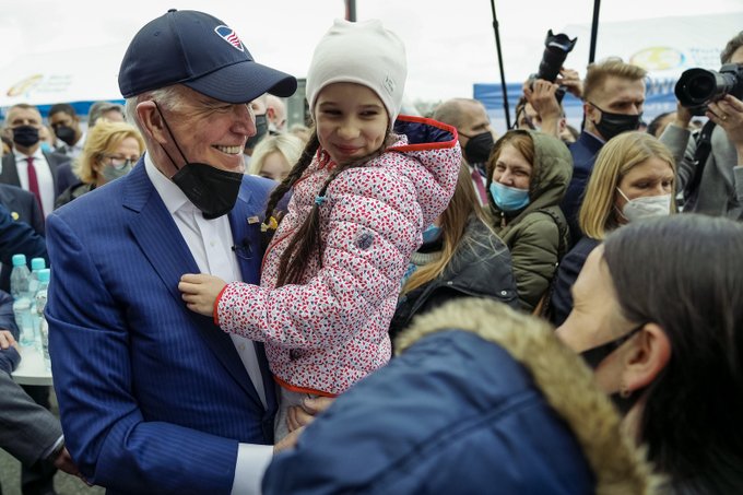 A humble plate of food sends a message of hope…of love. It’s nourishment, and a show of empathy to the millions affected by crisis. Thank you @POTUS for joining @WCKitchen to show that America and the world stand with the people of Ukraine.