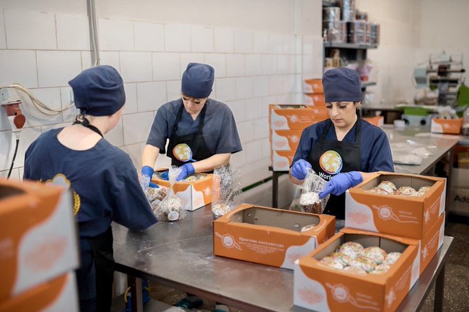 Sunday is Easter in Ukraine and WCK teams are preparing to deliver pasky—traditional Easter cakes—in cities throughout the country. Our partners are baking thousands of these cakes to help spread joy to families living through the darkest times imaginable. #ChefsForUkraine
