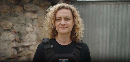 Polina, WCK’s Culinary Lead in Ukraine, knows that a nourishing meal offers more than sustenance, it provides hope. In many parts of the country, our team is the only one providing a warm meal to families facing relentless attacks. WCK’s #ChefsForUkraine team is showing up every day to support their neighbors, one meal at a time.