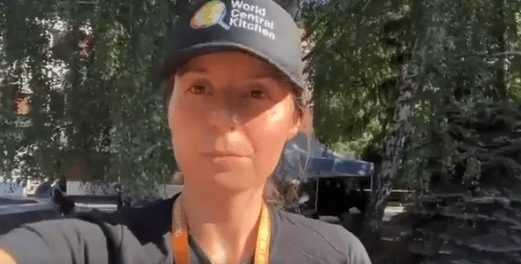 Katya is checking in from the central Ukrainian city of Kryvyi Rih, where a Russian missile strike on an industrial complex on Monday killed 10 people and injured more than 30 others. WCK is providing emergency responders and members of the community with hot meals, water, hot drinks, sandwiches, energy bars, and biscuits as recovery efforts continue. Our teams are working across Ukraine in response to yesterday’s deadly Russian strikes.