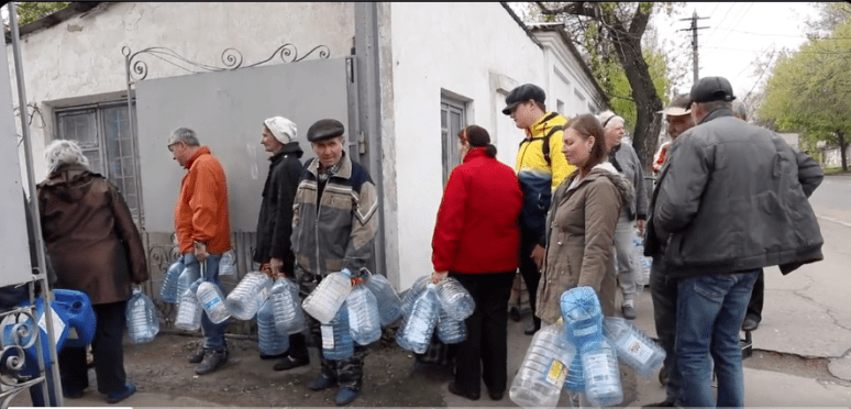 “It’s hard. It’s hard to live in times of war.” Every day, families in Mykolayiv live under attack—continual shelling & damaged utilities have left residents in need of support. To help, WCK’s brave restaurant partners prepare daily meals for their neighbors. #ChefsForUkraine🇺🇦