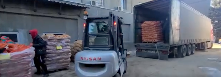 Quick update from the ground in Kharkiv, Ukraine 🚚 Our latest truck full of food sent from Lviv has arrived! From here, WCK partners will distribute the items to local restaurants to prepare meals for families sheltering throughout the city, hospitals, and more. #ChefsForUkraine