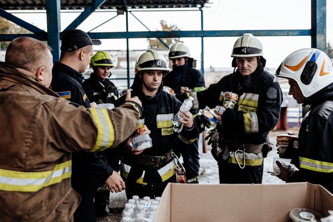 While WCK teams respond to Hurricane Fiona and I’m with another team in Florida after Ian, our brave team in Ukraine continues to feed people in need every day. 🇺🇦 After horrible attack on bus depot in Dnipro @WCKitchen team brought meals for first responders. #ChefsForUkraine