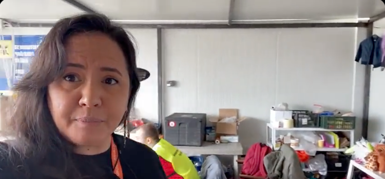 WCK’s Zomi @nozofro reporting from the Sculeni border crossing in Romania! The WCK team—with support from many volunteers—is serving hot meals here as families cross from Moldova. As the number of people coming through fluctuates, we’re ready to adapt as needed. #ChefsForUkraine