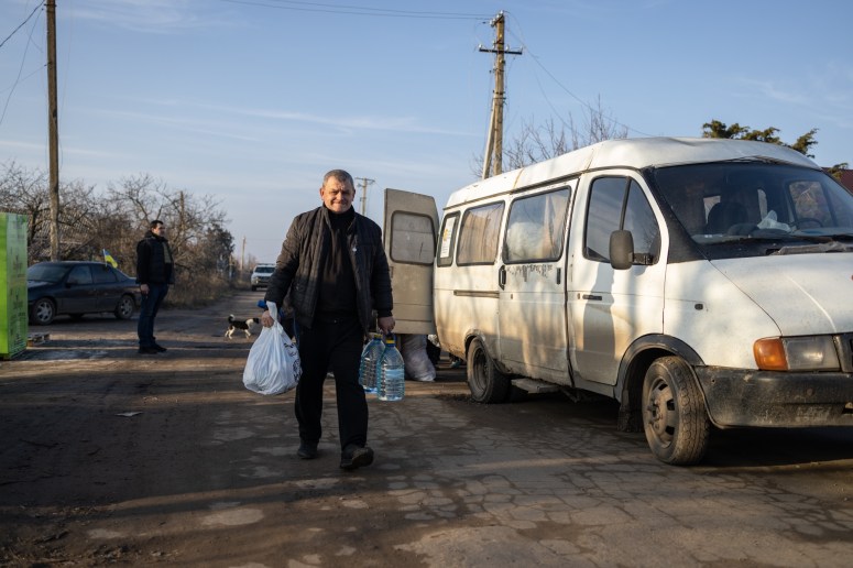 Relief Team adapts to unique needs of Ukrainian communities
