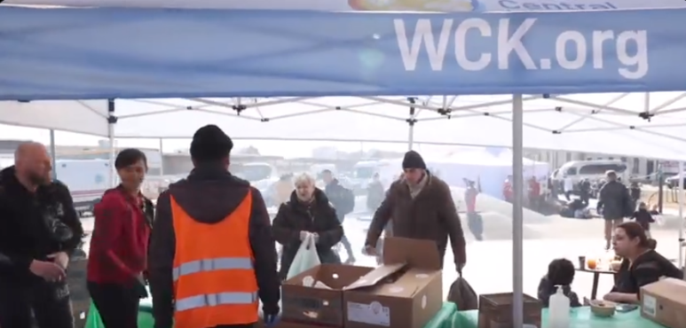 The city of Lviv now acts as a transportation hub for families fleeing attacks in eastern Ukraine. Many find shelter here, while for others it is a stop on the journey continuing west. WCK teams provide meals to anyone in need here each day, served with a smile. #ChefsForUkraine