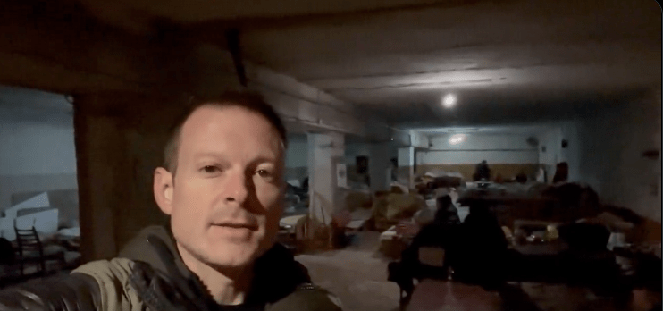 WCK’s @natemook is north of Kharkiv in the east of Ukraine, which has been under constant attack for over a month. This is one of many bomb shelters we serve, deep under a building blown out by shelling. 200 people live here—seniors & children—and many pets. #ChefsForUkraine 🇺🇦