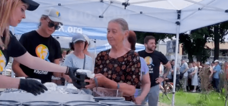 Between freshly prepared meals, sandwiches & grocery kits for families to take home, WCK’s #ChefsForUkraine team serves more than 1 million meals to neighbors in need every single day. “They are remembered, they are not forgotten. It is very important.”