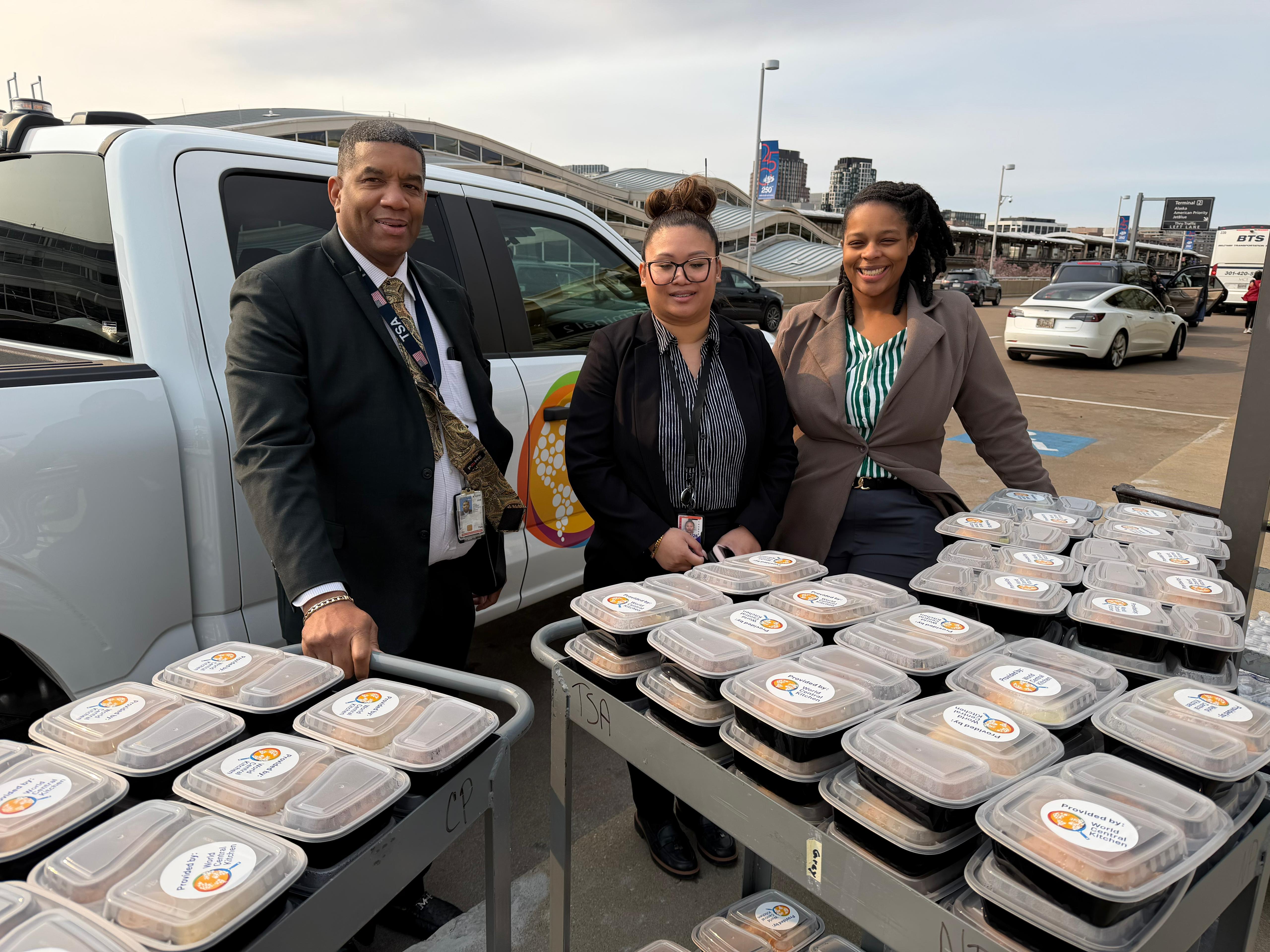 First Alert: WCK Relief Team Serving Meals to Airport Workers During Partial Government Shutdown
