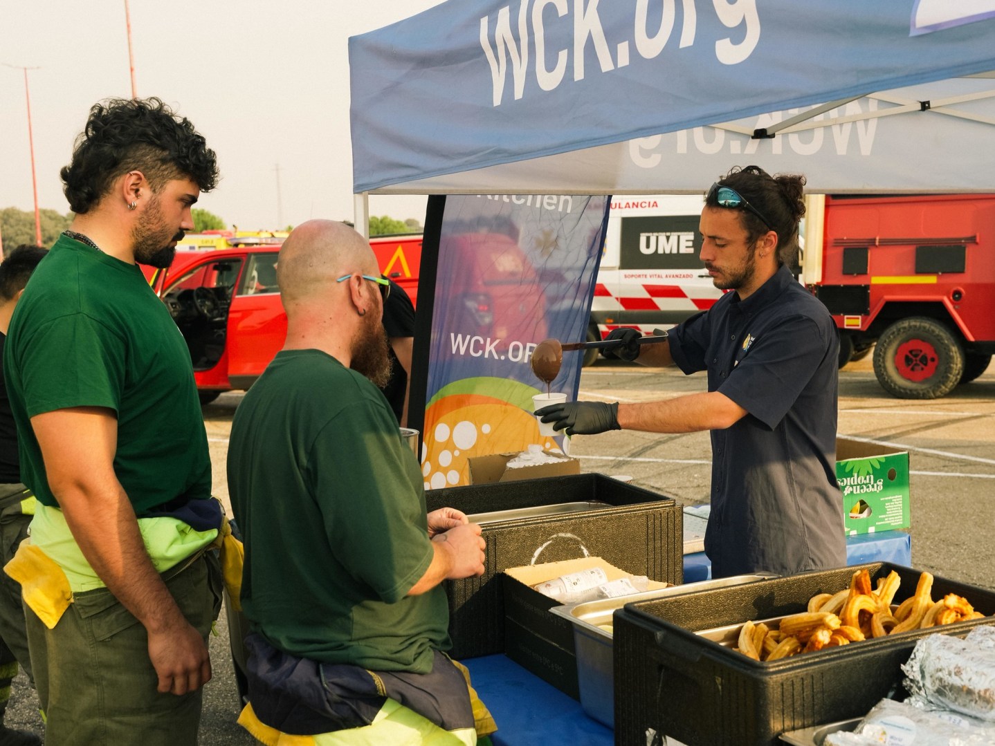 WCK teams worked across northwestern Spain, supporting communities affected by the devastating wildfires in the area. We deployed our food truck and partnered with local restaurants to ensure families and first responders received the support they needed.