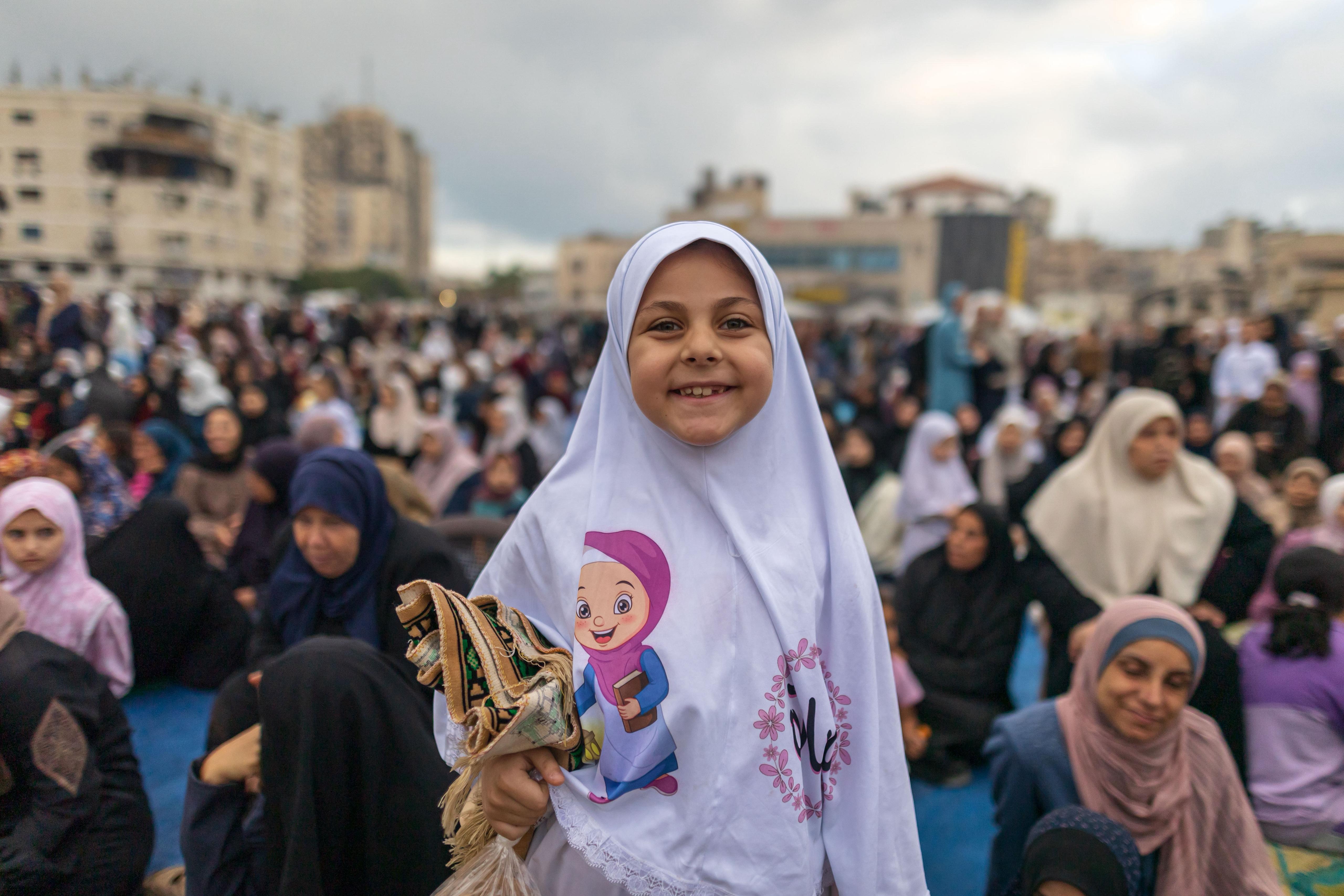 WCK serving Eid al-Adha meals to displaced families in Gaza.